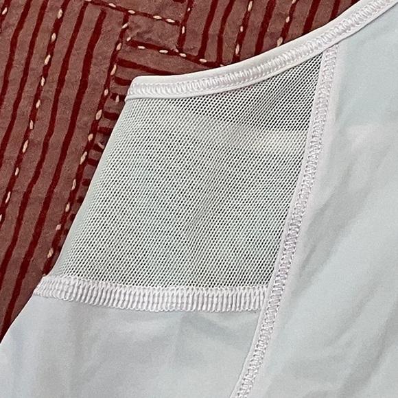 Lululemon Women's light pink Sleeveless exercise tank Top - Picture 14 of 14